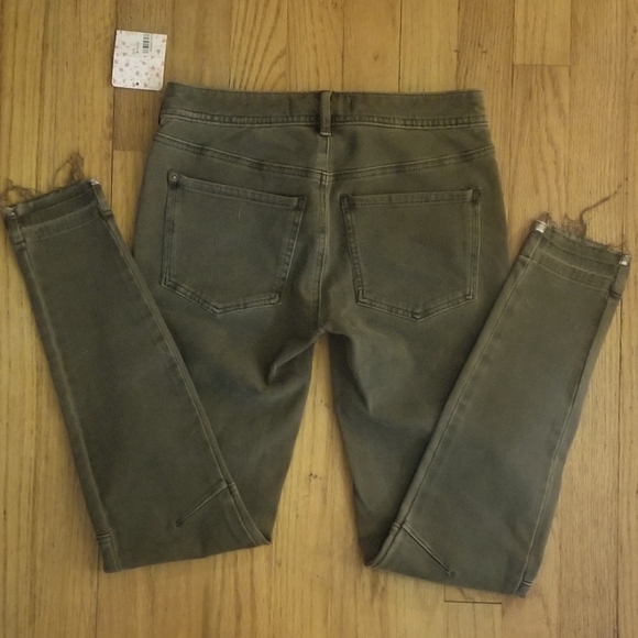 NWT, Free People Moss/Army Green Cargo Pant, size 24 - Picture 5 of 10